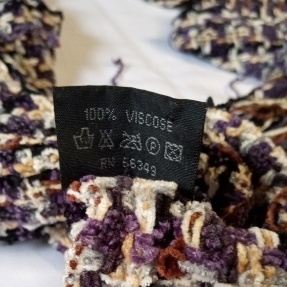 V. FRAAS Weaved Scarf With Fringe Pre Owned Purple Black White Cream Viscose - Picture 3 of 3